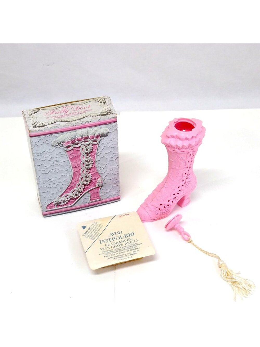 Avon Frilly Boot Closet Pomander Potpourri Fragranced Wax Chips NIB 1978 Vintage